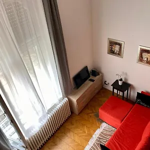 V. District Apartman