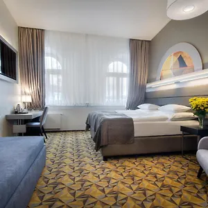 Essence 4*, Prag Tschechische Republik