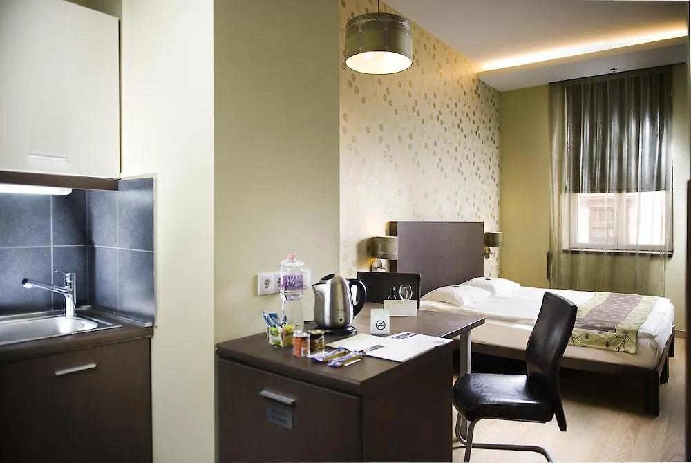 Opera Garden Hotel & Apartments Budapest 4*,