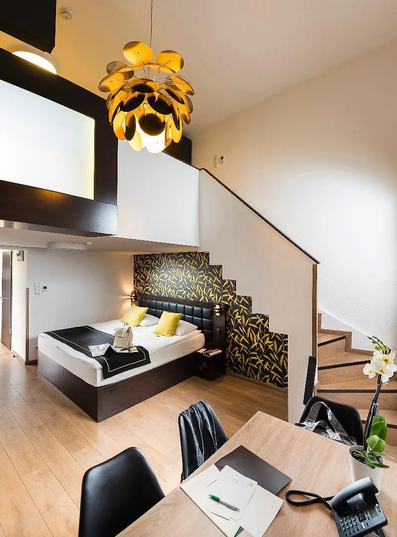 Opera Garden Hotel & Apartments Budapest 4*,